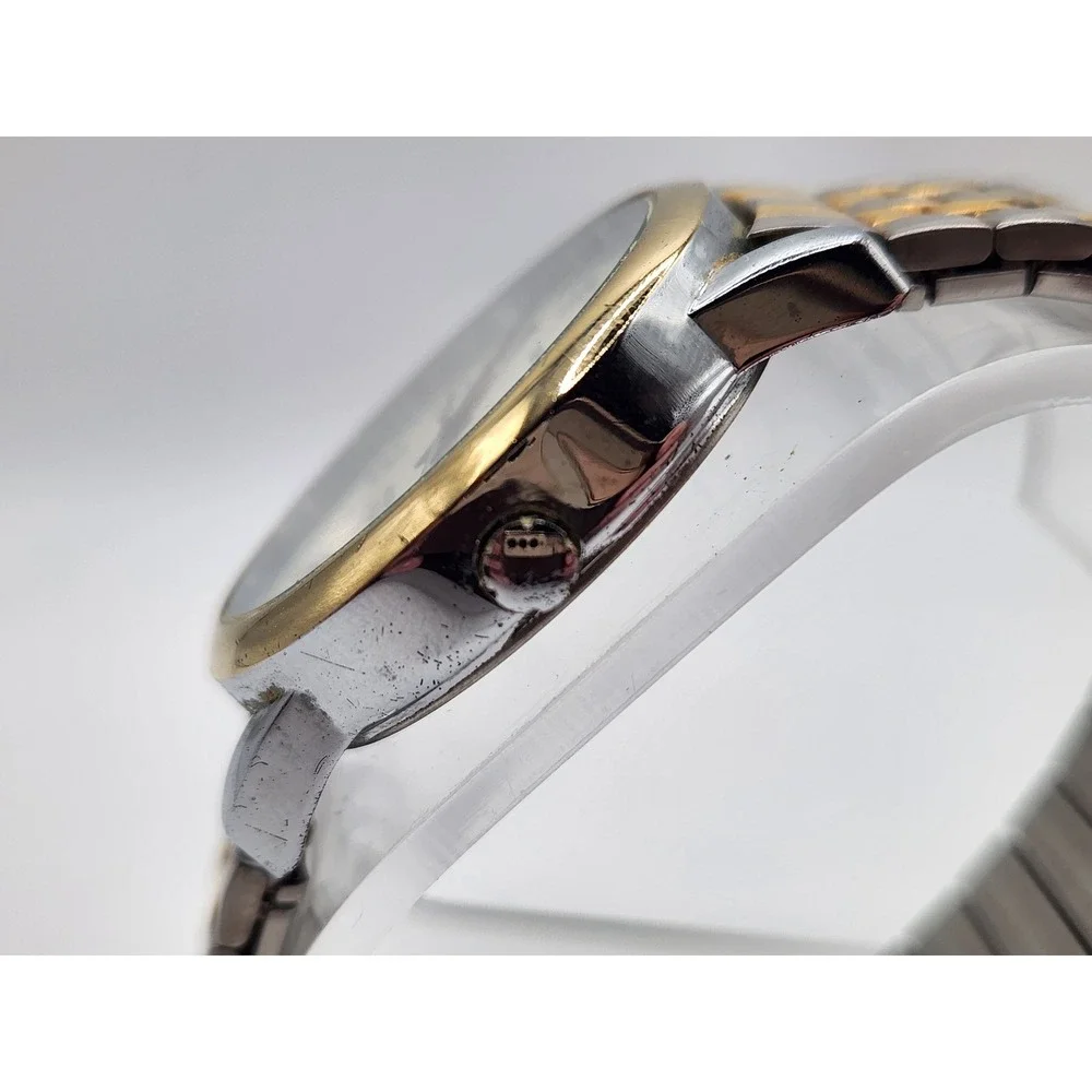 Timex Indiglo WR 30M Easy Reader Day Date Watch Two-Tone Stretch Band Cream Dial